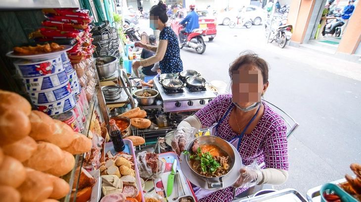 Đề phòng ngộ độc thực phẩm trong thời tiết nắng nóng