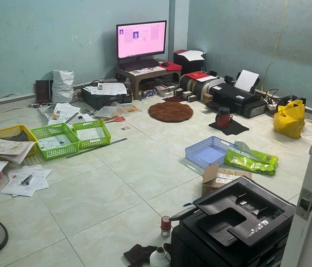 Công an TP.HCM triệt phá đường dây làm giả gần 3.000 phôi giấy phép lái xe