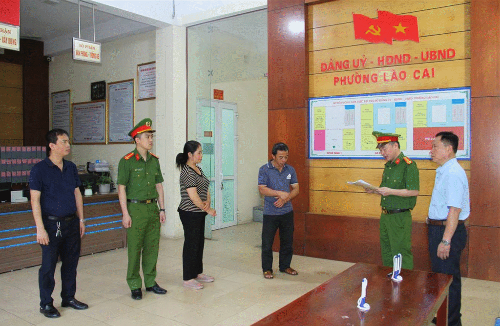 Ba người bị khởi tố vì bán 350 tấn giá đỗ ngâm hóa chất độc hại