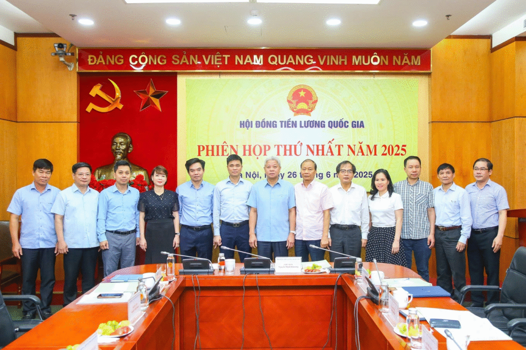 Đề xuất tăng 9,2% lương tối thiểu theo vùng từ ngày 1/7/2026