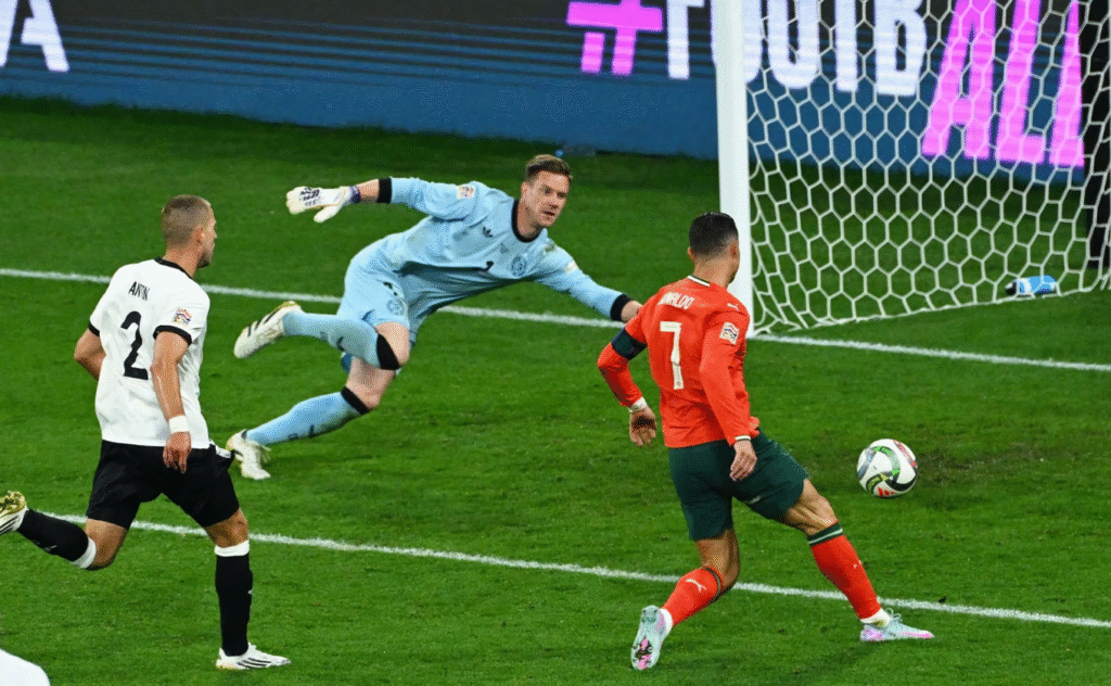 Ronaldo ghi bàn quyết định giúp Bồ Đào Nha hạ Đức, vào chung kết Nations League