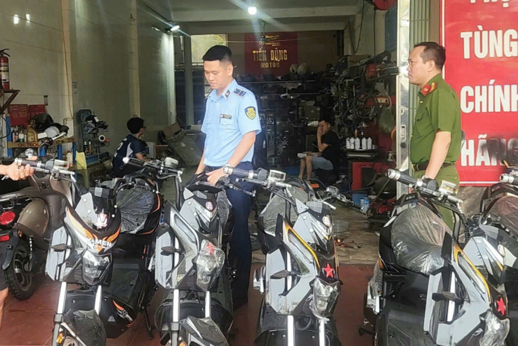 Công an Hà Nội triệt phá đường dây sản xuất và buôn bán xe máy điện giả quy mô lớn